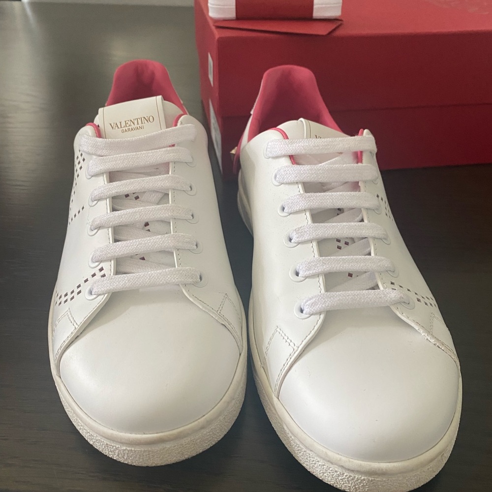 Valentino Sneakers *Authentic and like new* - Picture 4 of 7